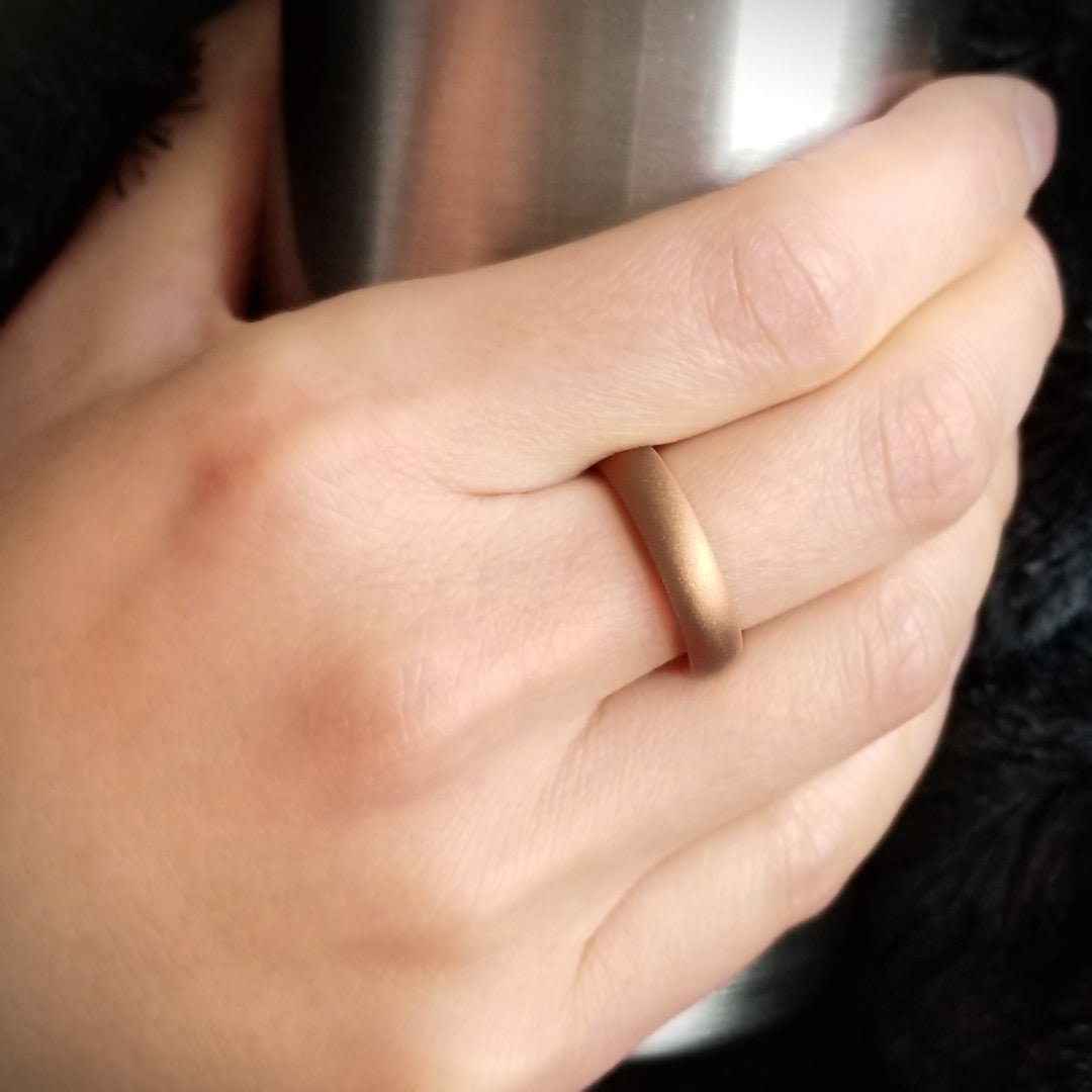 Antique Gold Breathable Silicone Ring For Men and Women - Knot Theory