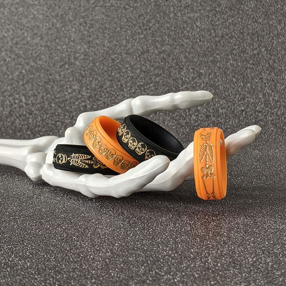 Golden Skulls Silicone Ring on Rise 8mm