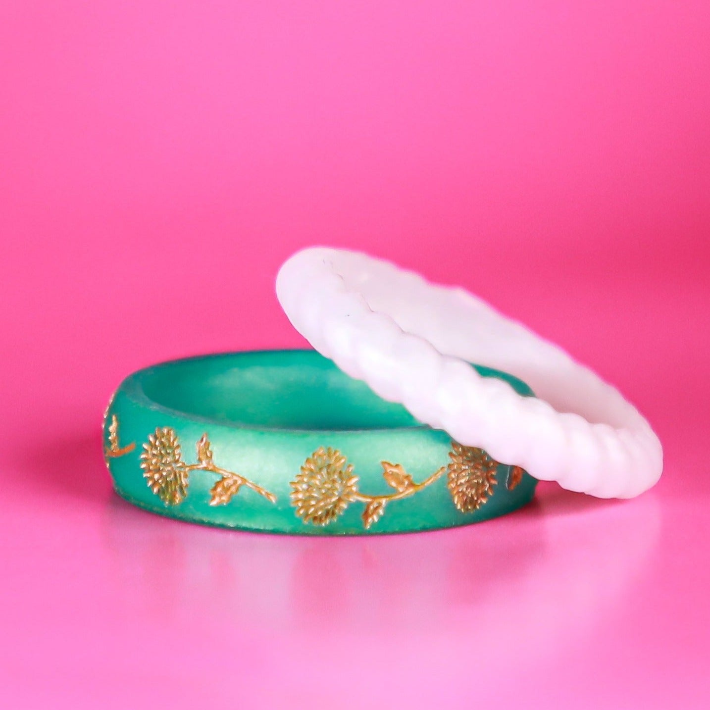 Gold Chrysanthemum Silicone Ring, November Birth Flower on Arc 4mm