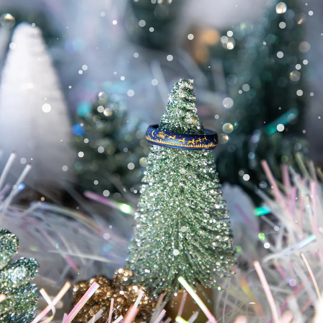 Gold Santa's Reindeer Sleigh Silicone Ring on Arc 4mm