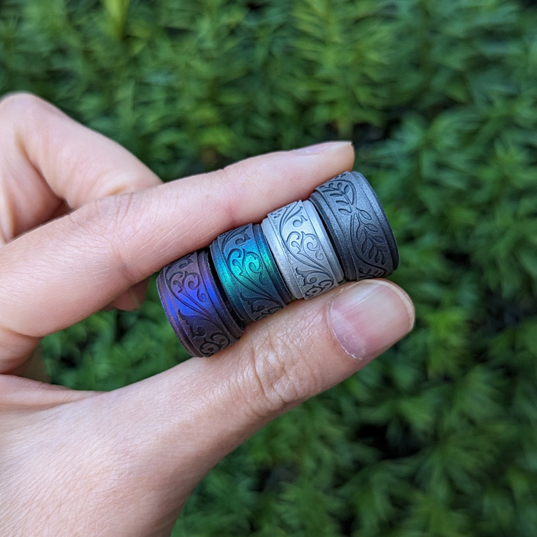 Laurel Engraved Silicone Ring on Rise 8mm