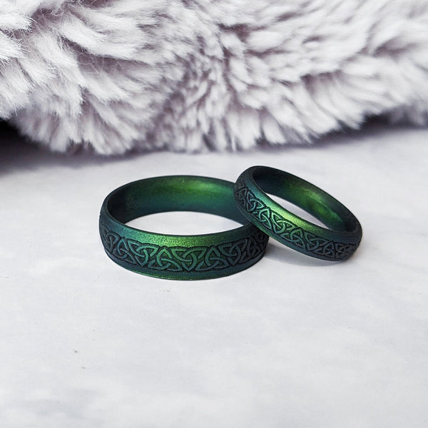 Trinity Knot Silicone Ring on Arc 4mm